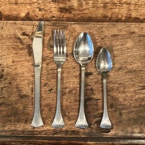 Reed & Barton MCM 20 piece set of made in Japan stainless steel flatware.